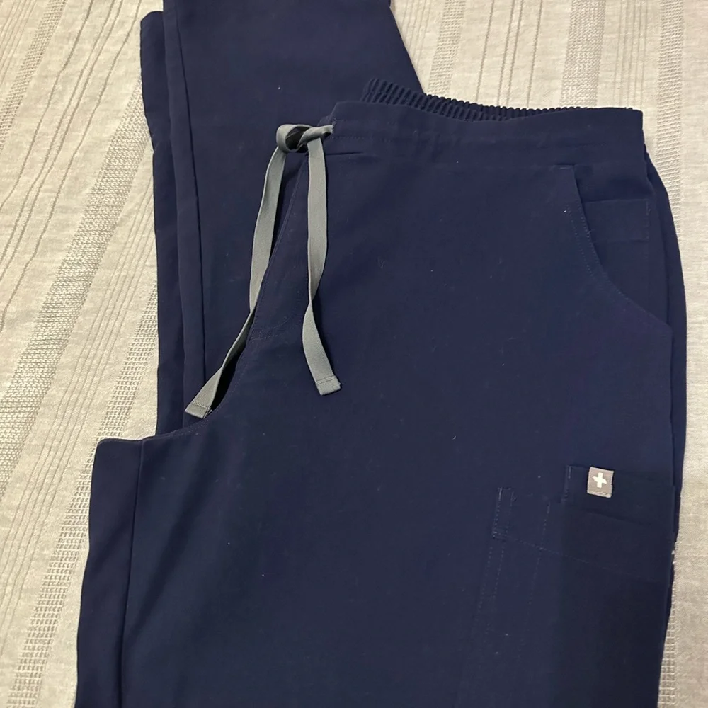 Figs High Waisted Livingston bootcut LP scrubs - Picture 1 of 2
